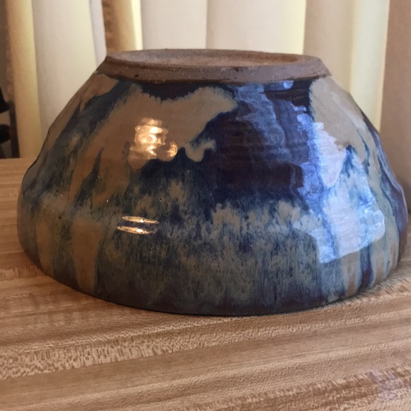 Studio Pottery Signed Mixing Bowl - Picture 8 of 9